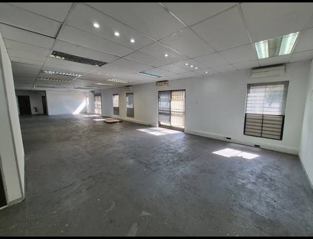 381M² OFFICE TO LET IN WOODMEAD